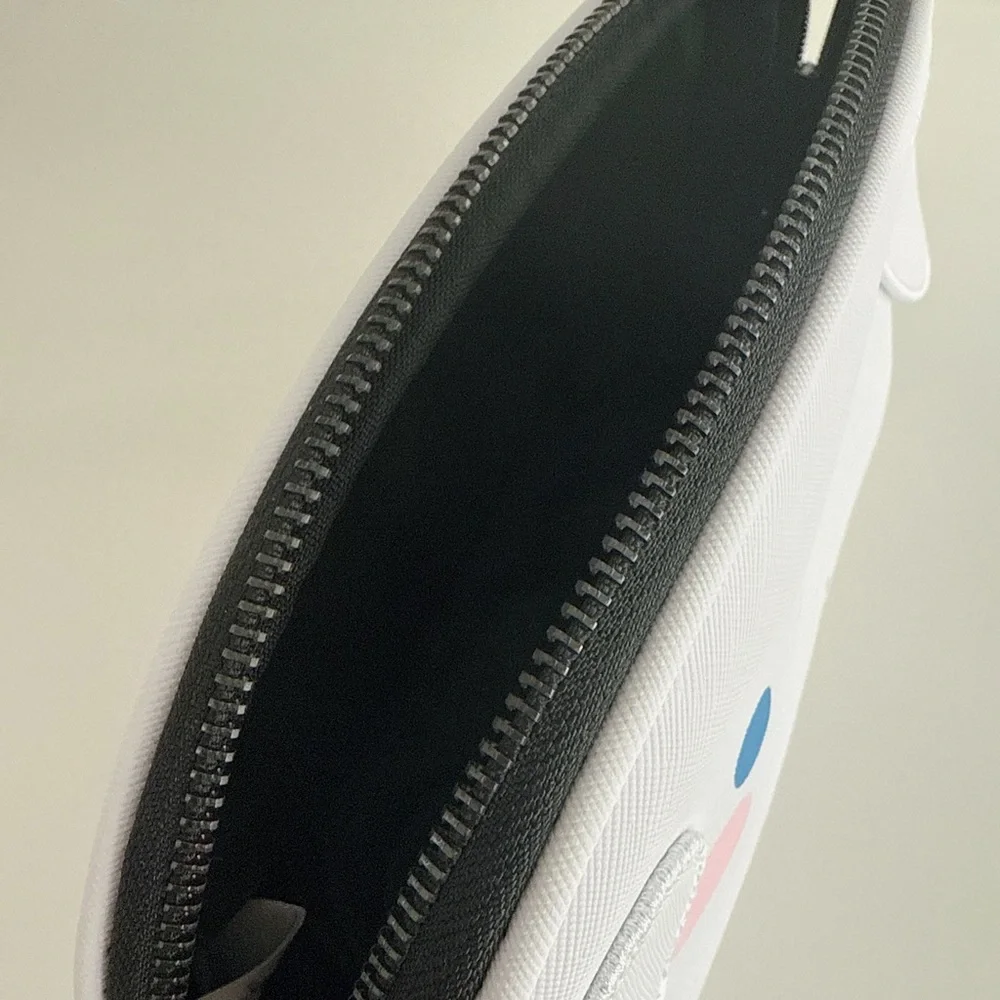 Sanrio Cinnamon Roll x the Creme Make-up Bag - Picture 5 of 5